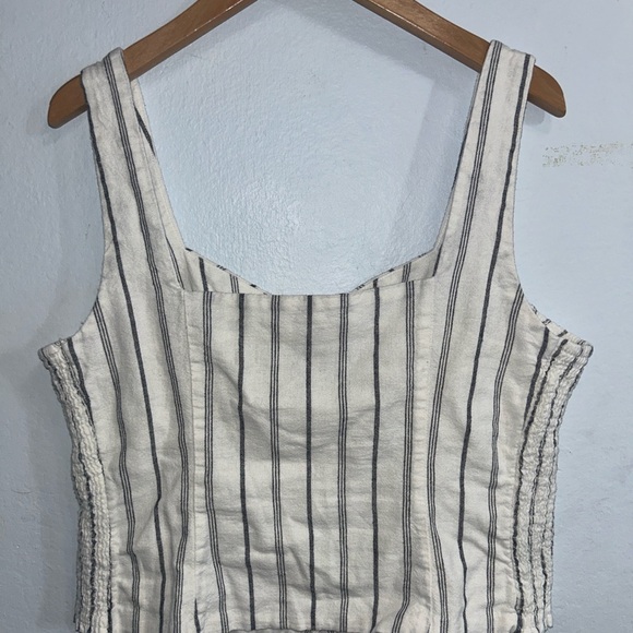 Old Navy Cream and Black Fitted Crop Tank Top - Picture 2 of 3